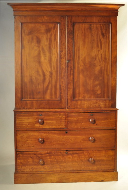 Regency Figured Mahogany Linen Press - Inv. #10407